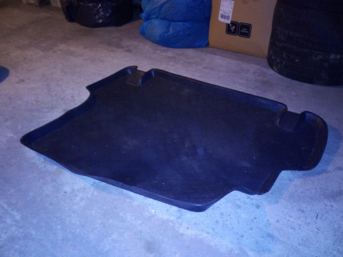 9-3og bagāžnieka vannīte, plastmasas, 30 EUR