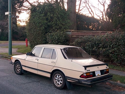 1984 Saab 900 06.jpg
