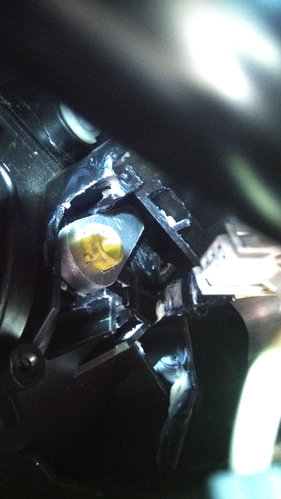 Servo motorina atdure (jauna) jau ielikta vieta