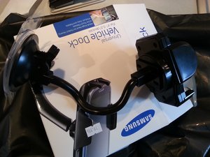 Universālais turētājs